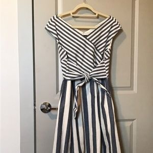 Lafayette 148 Siz M linen blue/white striped dress